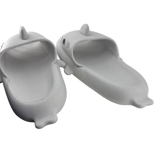 Shark Slides Cloud Shark Slippers Summer Novelty Open Toe EUR 46-47 - Picture 3 of 9